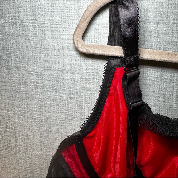 Cacique red and black lace bra 4 clasp closure size 46DD sexy New without tags - Picture 7 of 9